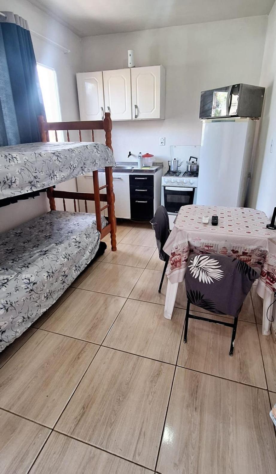 Kitnet S1 Em Torres-Rs - Na Mais Bela Praia Gaucha - Cozinha - Banheiro - Ar Condicionado - Tv E Wi-Fi - Estacionamento - Anfitria Superhost No Bnb Exteriör bild